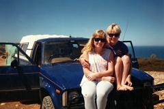 Miss Linda crossing the Nullarbor in a 4wd