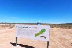 Finchy playing the Nullarbor Links Golf Course