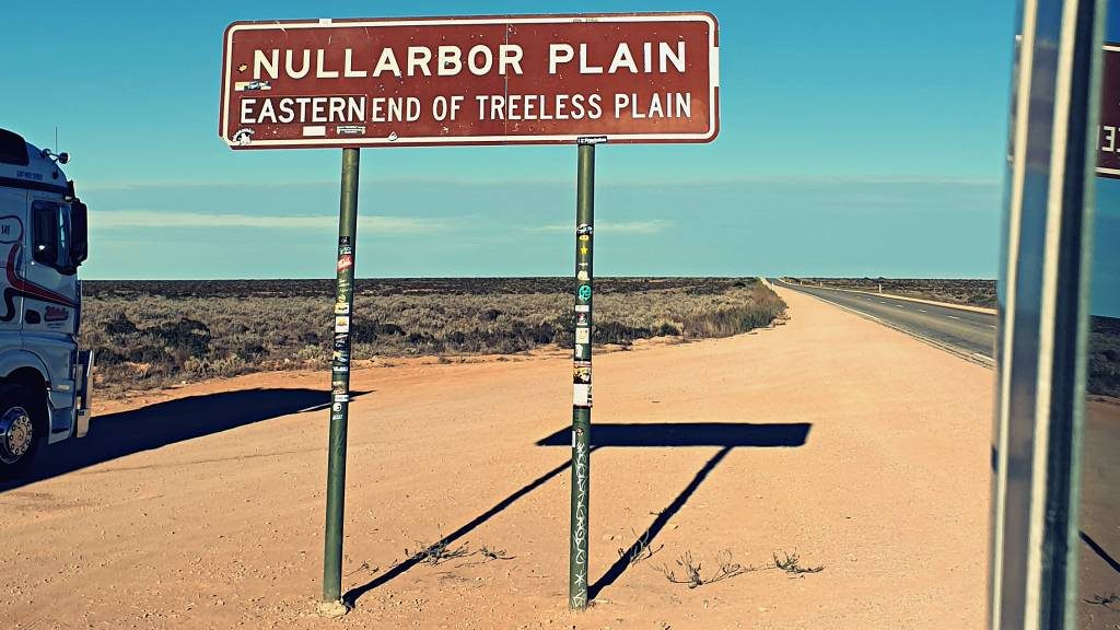Crossing the Nullarbor Plain from the Eastern end