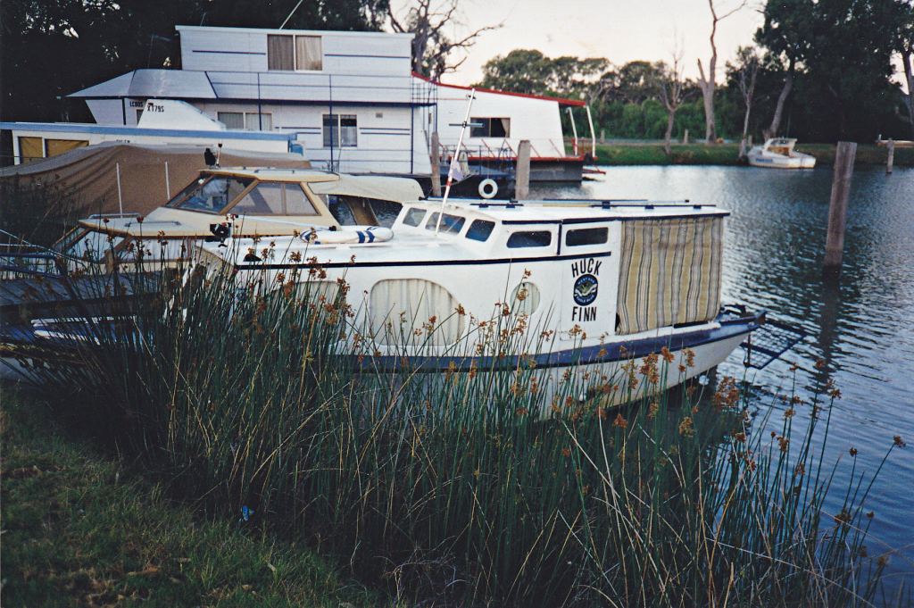 Huck Finn Riverboat at Long Island Marina Murray Bridge