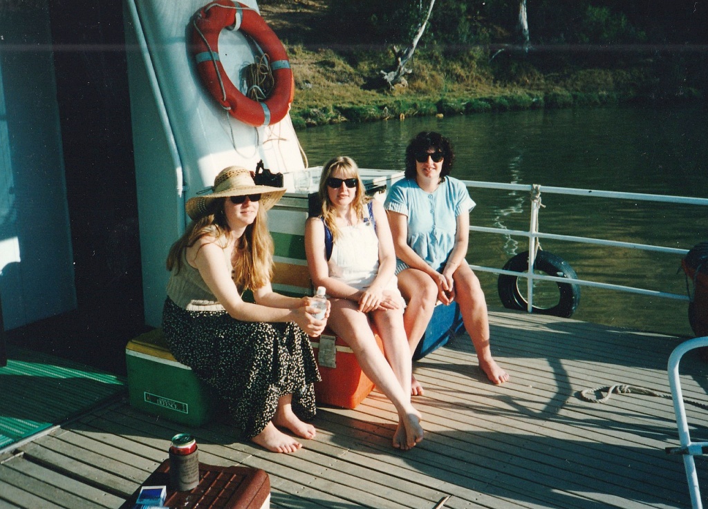 The girls on back deck of Cygnet Houseboat