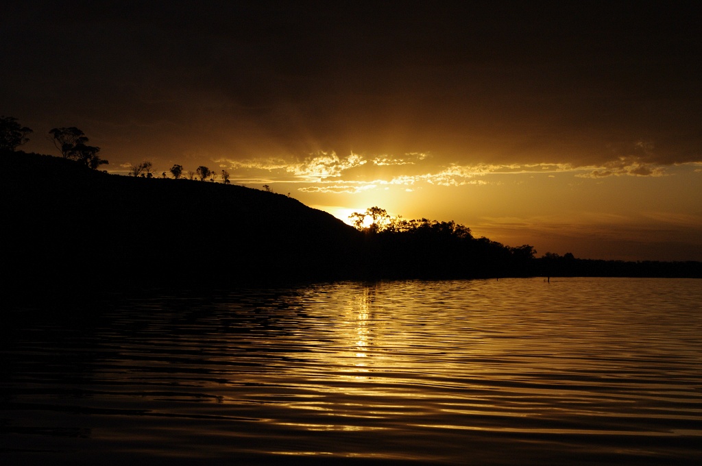 The tranquility of a Murray sunset